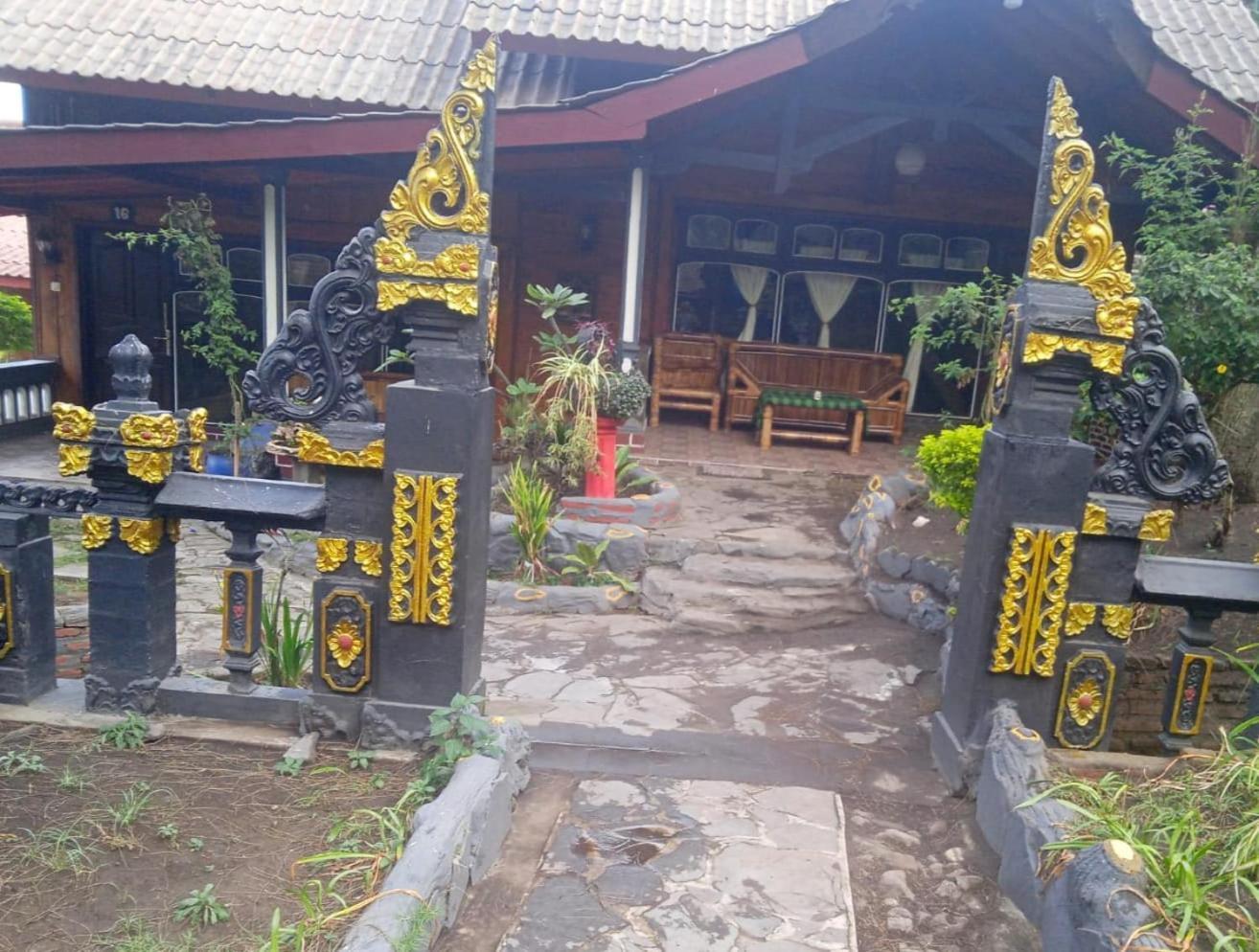 Yoschi'S Hotel Bromo Ngadisari Buitenkant foto